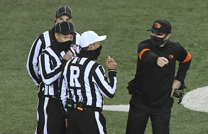 Report: Pac-12 head of officials doesn't meet industry standards