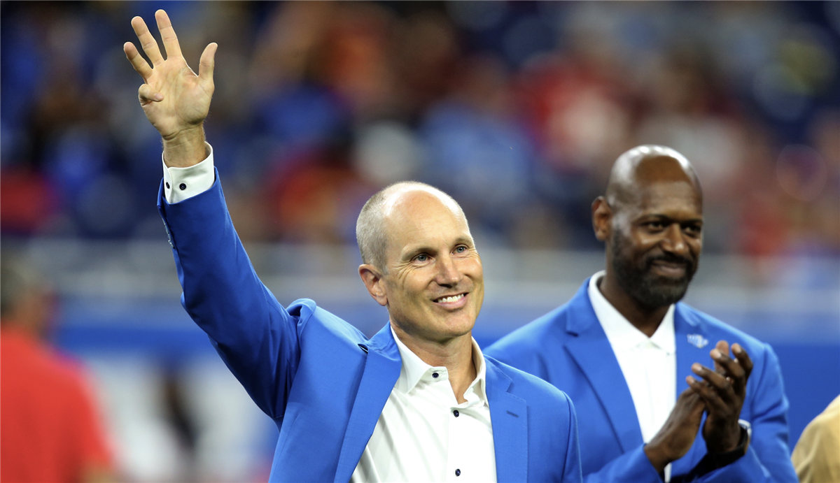 WSU and NFL legend Jason Hanson handles unexpected questions with aplomb