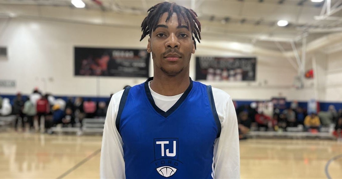 Top Texas basketball recruit Robert Miller III surprised by visit to Colorado
