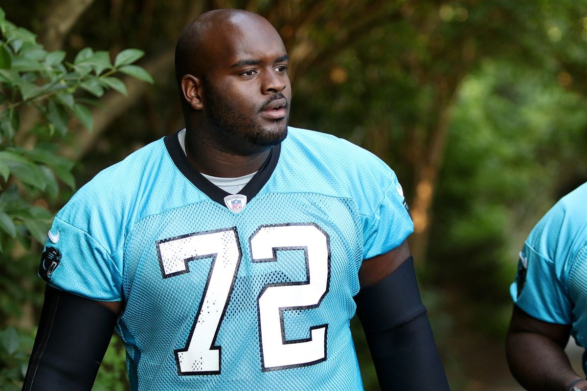 Panthers' newly-paid lineman Taylor Moton taking reps at left