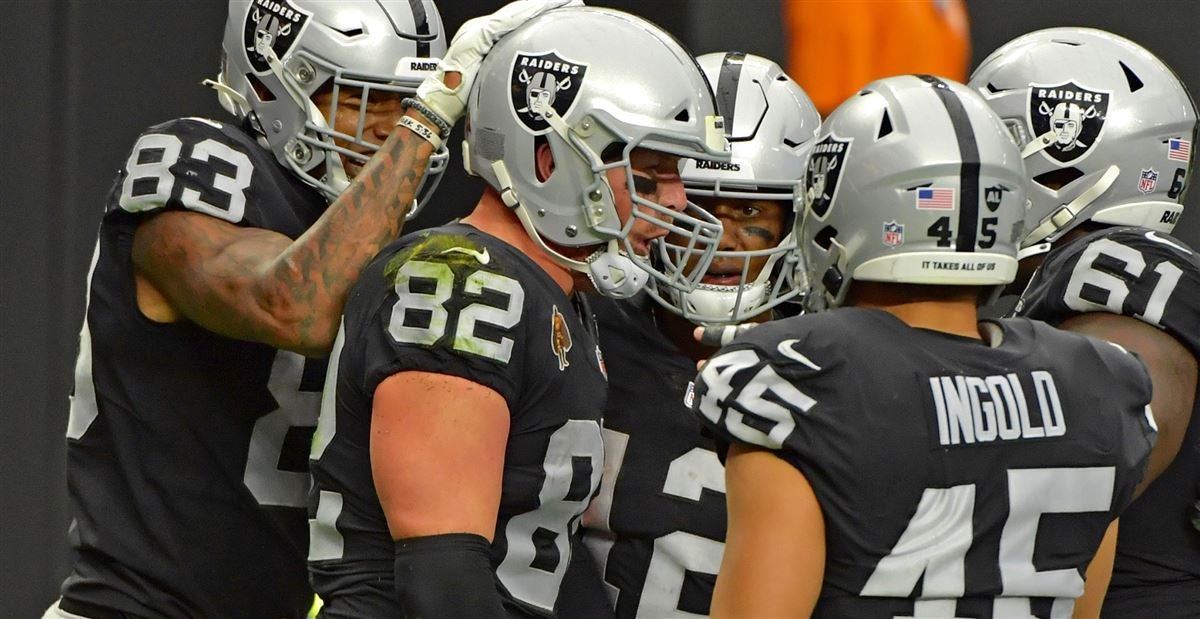 Las Vegas Raiders tight end Jason Witten #82 runs on the field during an NFL  football game against the New Orleans Saints, Monday, Sept. 21, 2020, in  Las Vegas. (AP Photo/Jeff Bottari