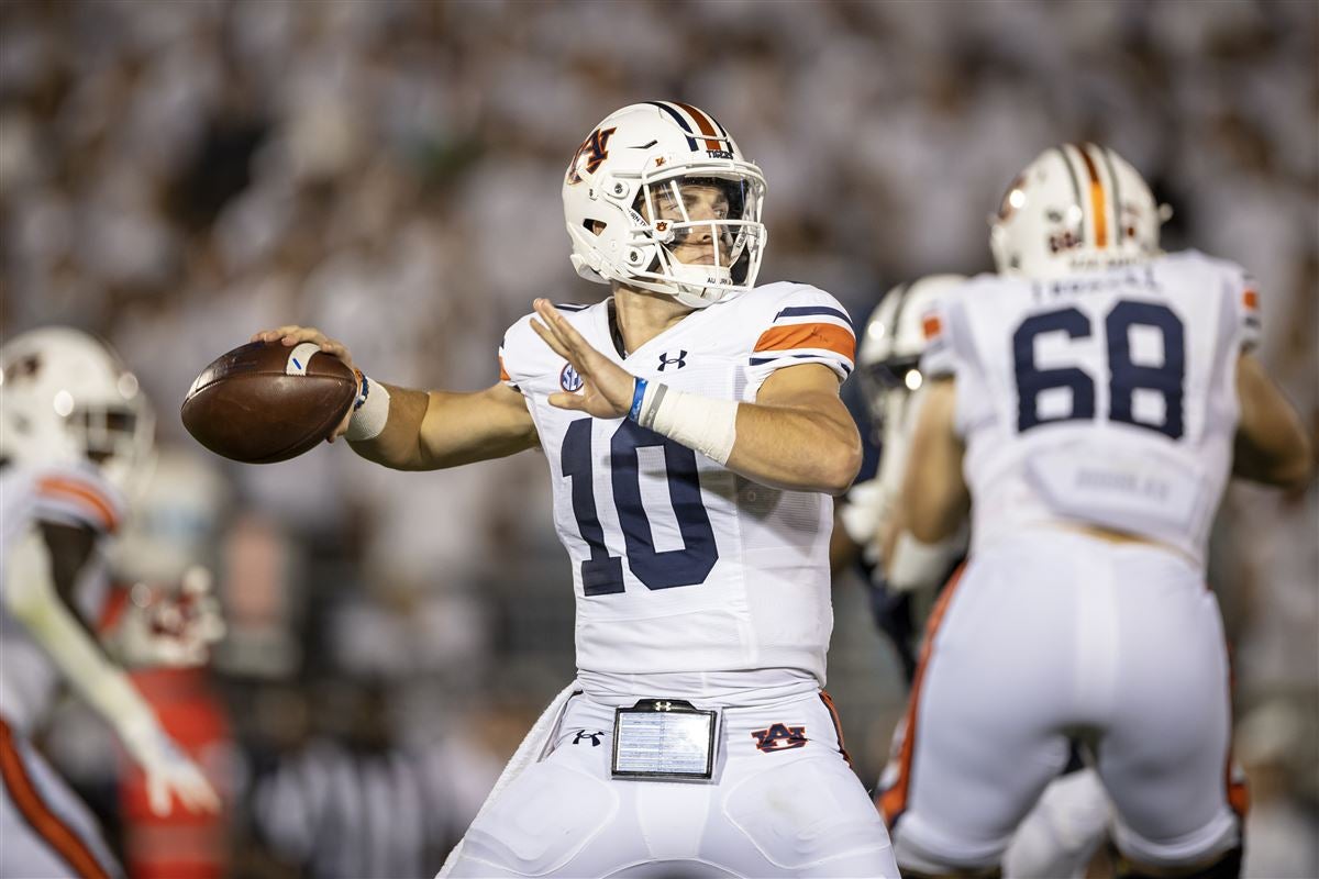 Auburn quarterback Bo Nix to hold 'QB Elevate by Nix' camp in