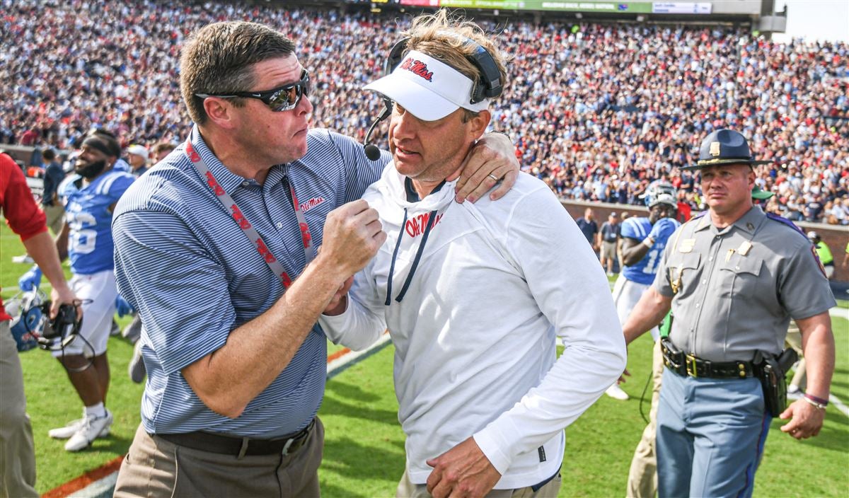 Keith Carter discusses rocky end to football season + moving ahead with Lane Kiffin