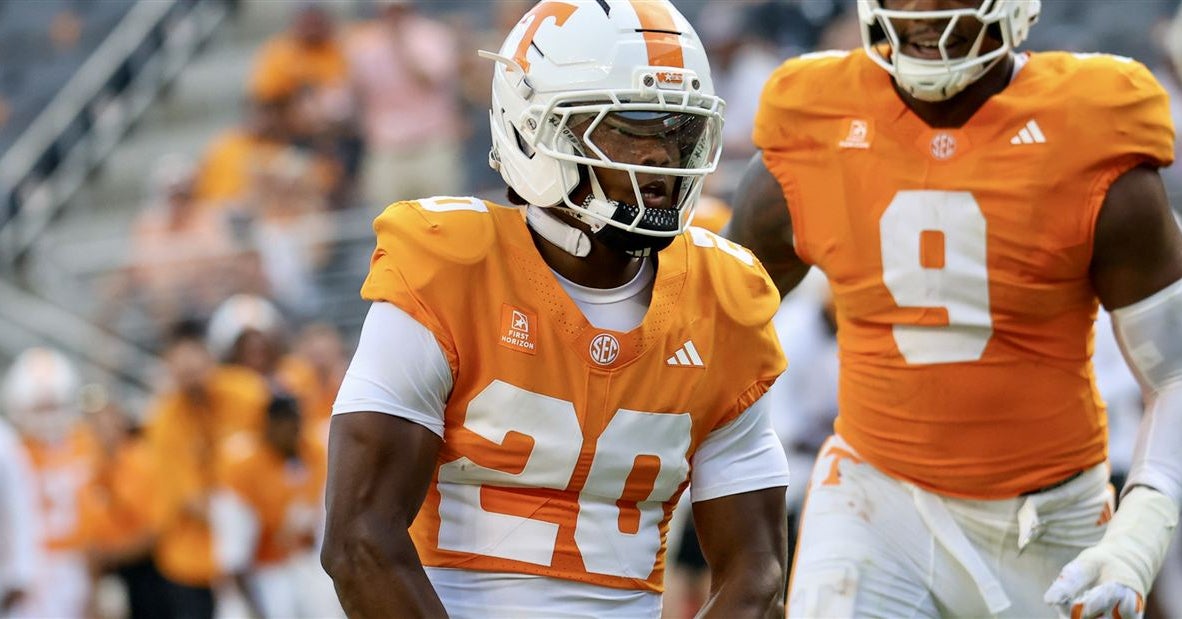 Tennessee Football Ranked No. 18 in New Top 25 Polls After Week 1 Win