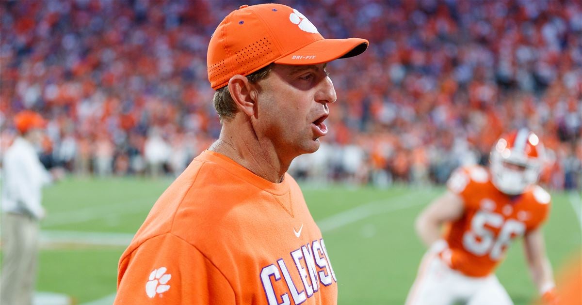 Dabo Swinney: Tennessee stunned by 'hot' South Carolina team as ...
