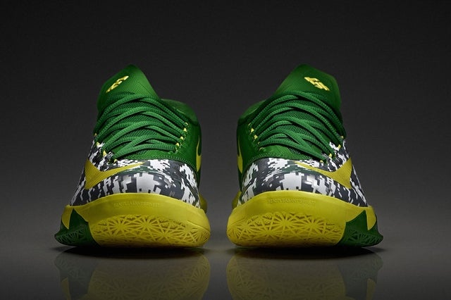 kd daffy duck shoes