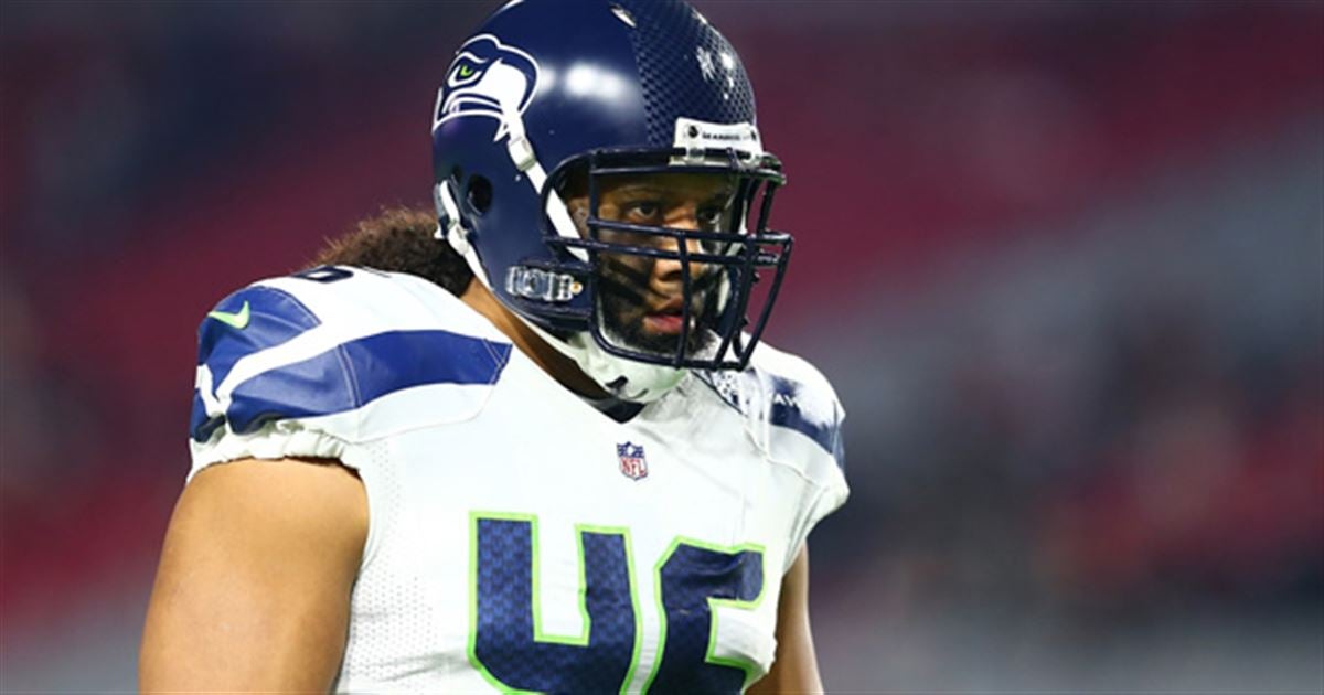 Seattle Seahawks waive Tani Tupou, re-sign Will Tukuafu