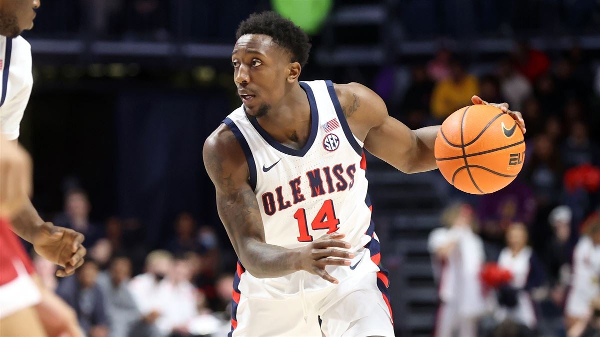 Where does analytics have Ole Miss men's basketball ahead of 2022