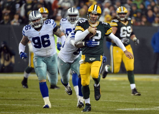 Eddie Lacy, James Starks lead Packers past Cowboys 28-7