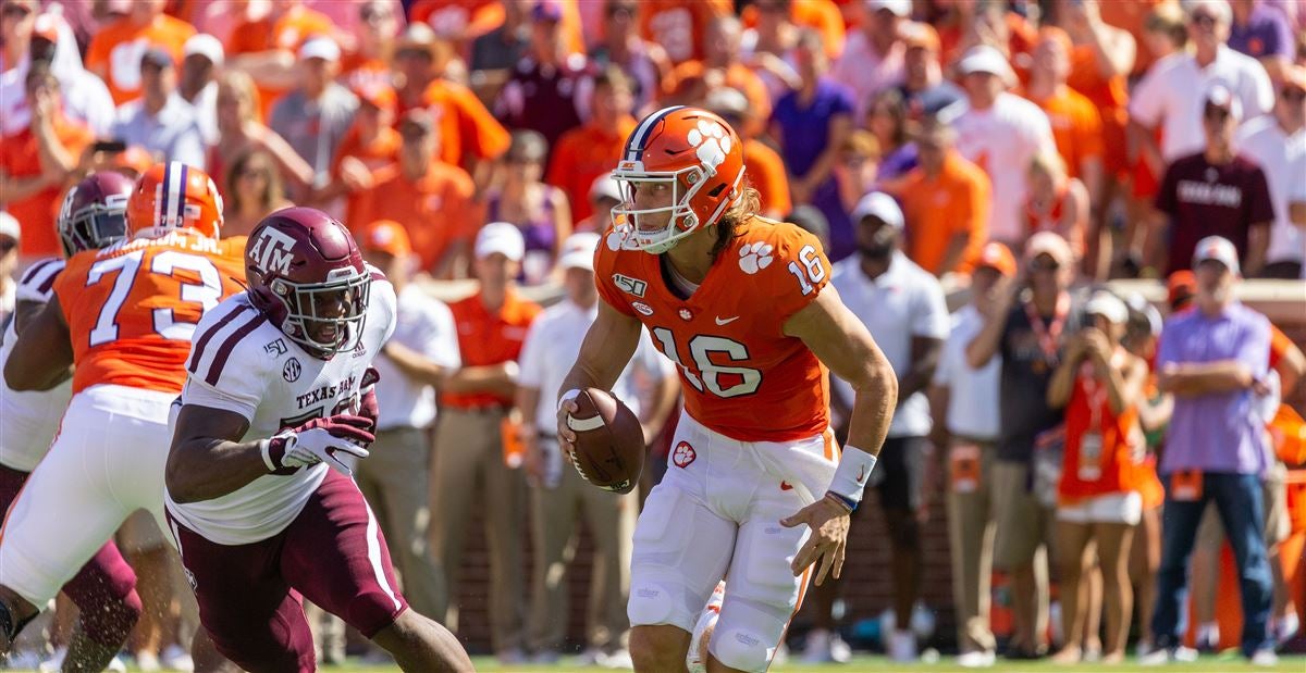 Report Trevor Lawrence Playing Through Shoulder Injury