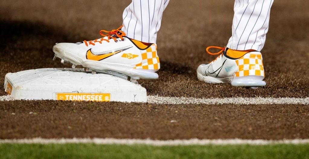 Tennessee baseball kicks off SEC play by being swept by Missouri, losing  both games of Sunday's double-header, 7-4, 7-1 - Rocky Top Talk