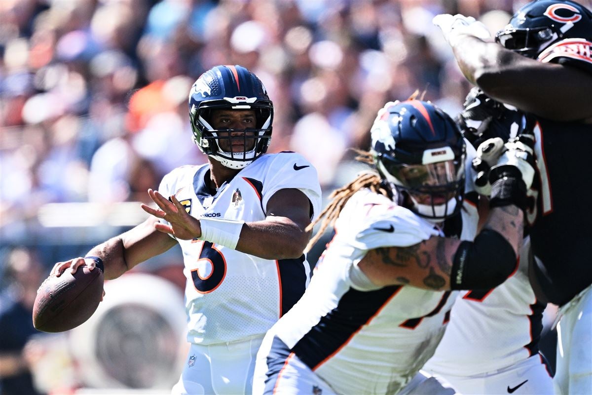 Russell Wilson throws 3 TDs, Broncos rally from 21 down to top Bears 31-28  