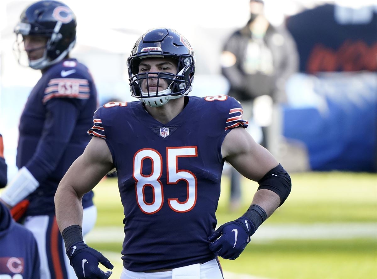 Chicago Bears tight end Cole Kmet (85) runs against the New York