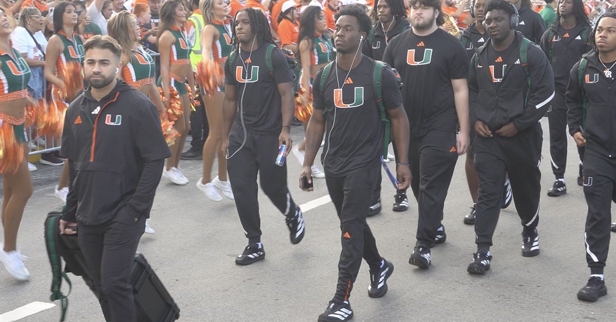No. 1 Miami Hurricanes arrive at Hard Rock Stadium to face Pittsburgh