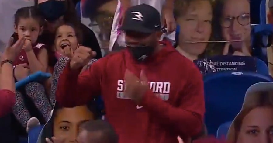 WATCH: Russell Wilson reacts to sister's three-pointer in national championship