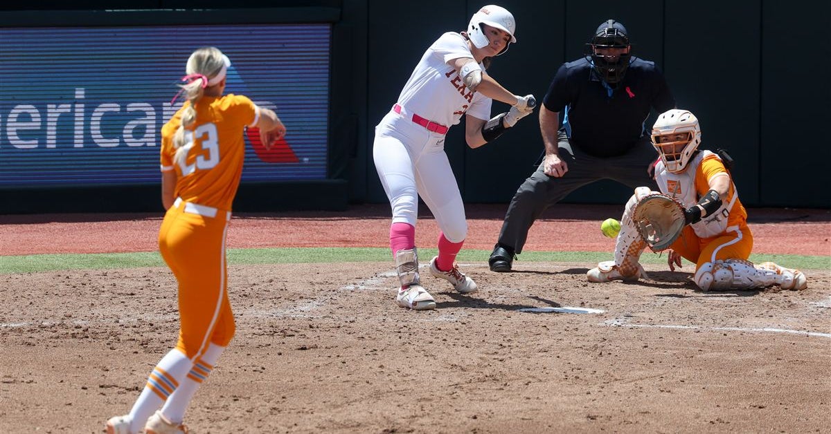 Defending national champion Texas softball now facing win-or-go-home in the WCWS loser's bracket