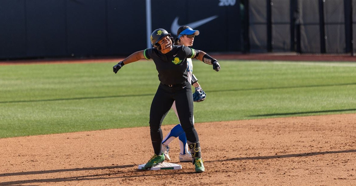 No. 3 Oregon softball bounces back with blowout win over Michigan State to take Big Ten title