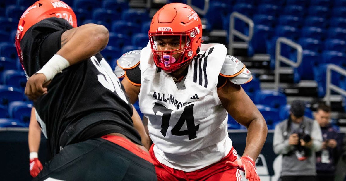 UNC The 'Team to Watch' For 2026 5-Star Offensive Lineman Darius Gray UNC The 'Team to Watch' For 2026 5-Star Offensive Lineman Darius Gray