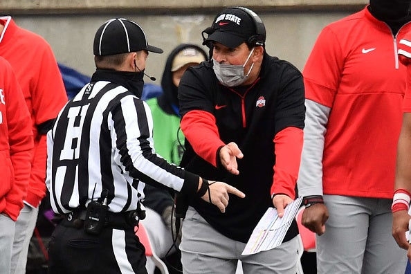 A referee's terrible call spoiled a wild Division III buzzer-beater