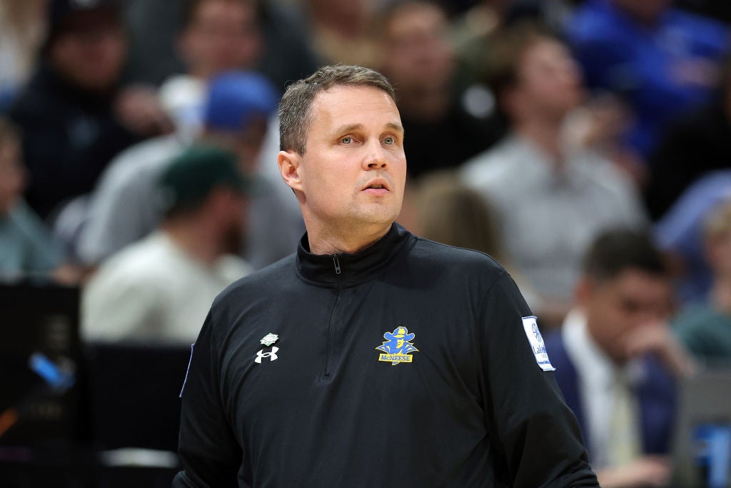 Pros and cons for Arkansas basketball's top coaching candidates