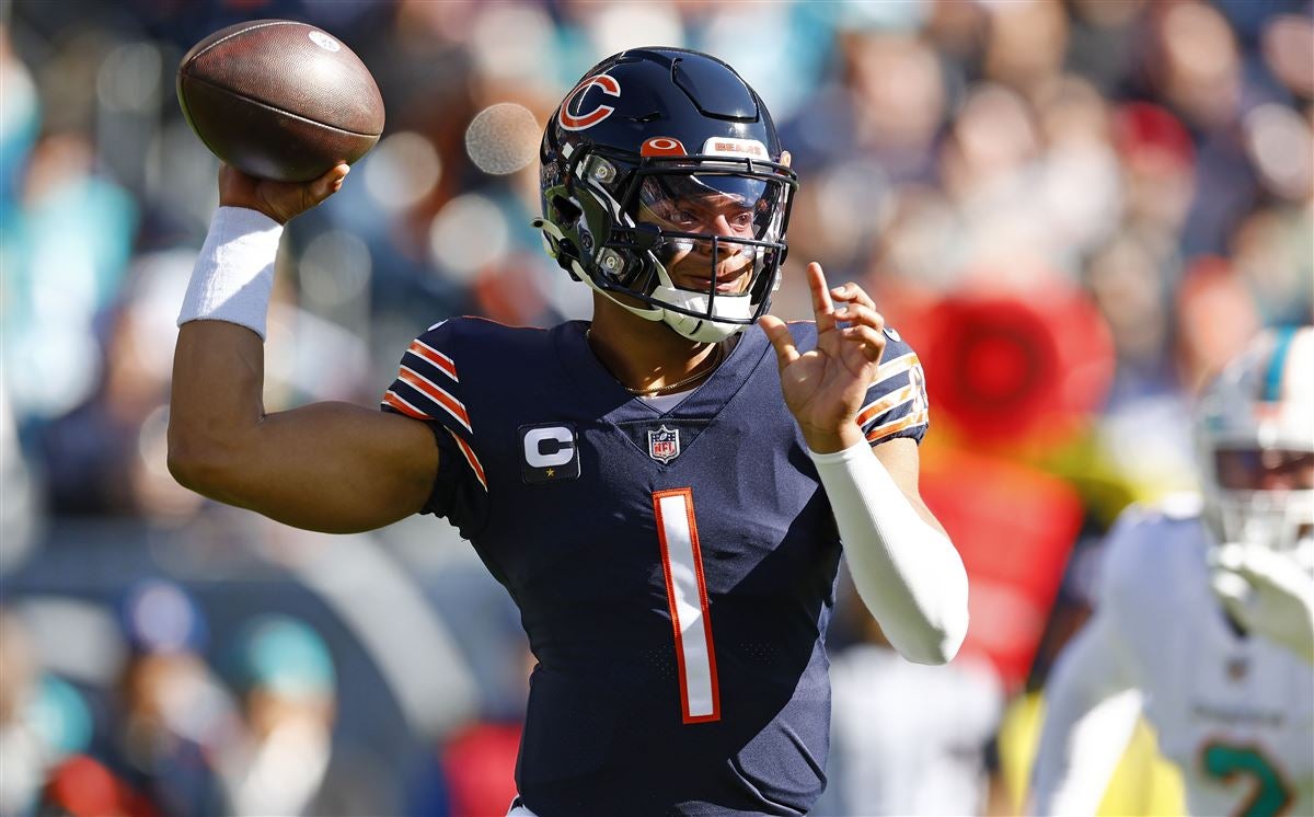 Bears' Justin Fields Impressing with Progression 