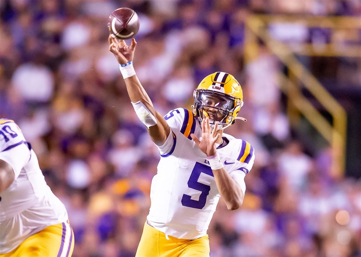 LSU football wears purple uniforms rarely in back-to-back games