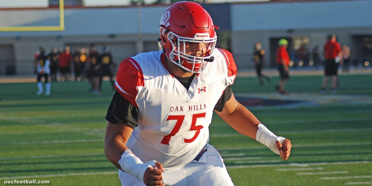 Oak Hills lineman Jason Rodriguez (USC commit) receives Under