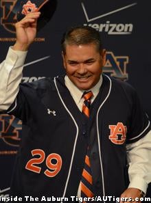 Auburn hires Oklahoma's Sunny Golloway as baseball coach