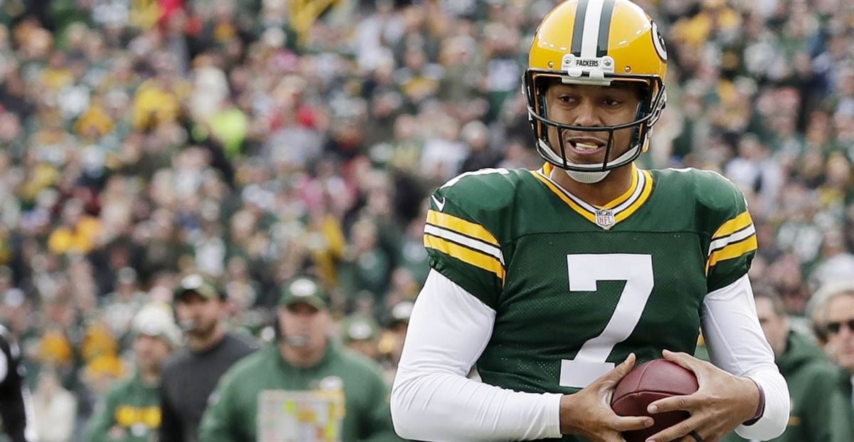 Aaron Rodgers was caught on camera throwing up gang signs at Packers'  practice today. Has the Cali Kid taken a turn for the worse?” - ESPN,  probably : r/GreenBayPackers