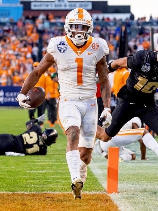 Tennessee football: Velus Jones Jr., Kivon Bennett named wild card Vols