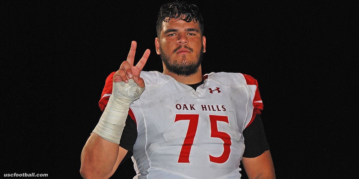 Oak Hills lineman Jason Rodriguez (USC commit) receives Under