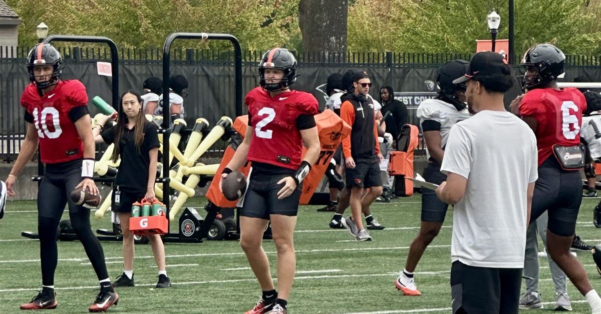 Fall Camp Lodge Notebook: Day 7 Familiar Faces Practicing