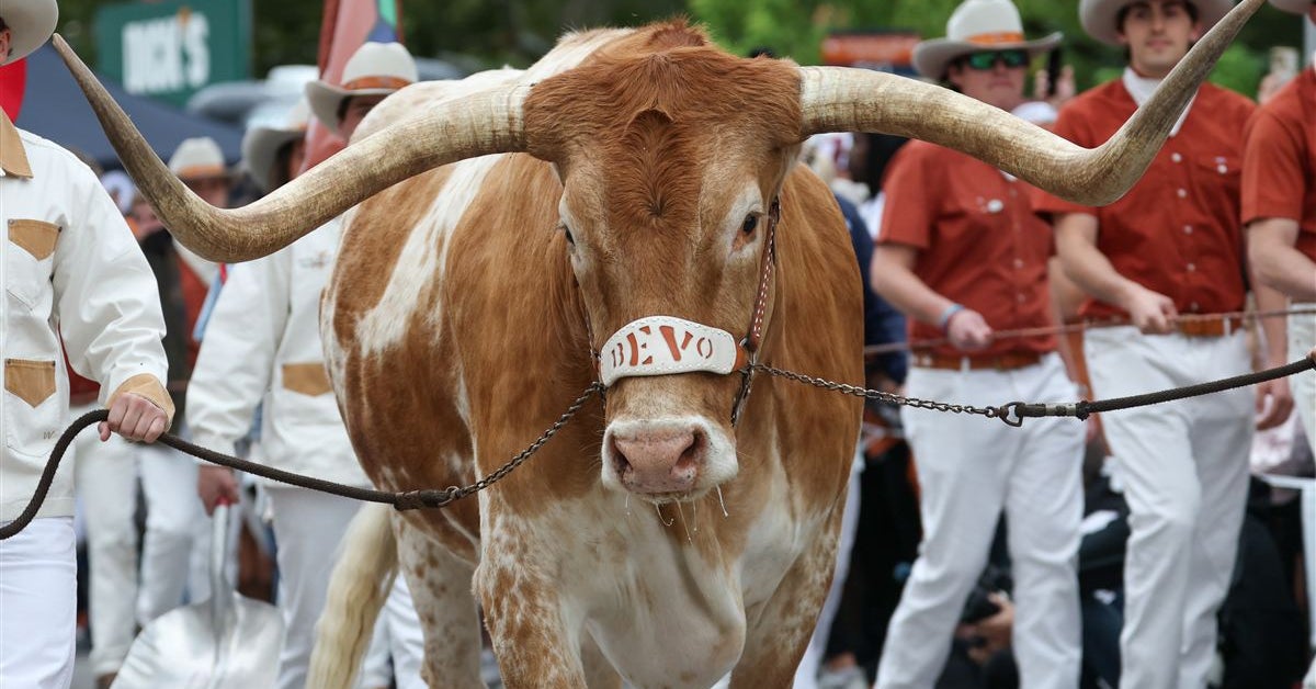 Texas vs Texas State first-half takeaways: Running backs, the red zone and a quiet pass rush