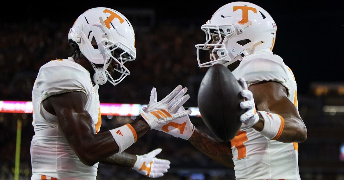 Tennessee announces uniform combination for road game at Arkansas