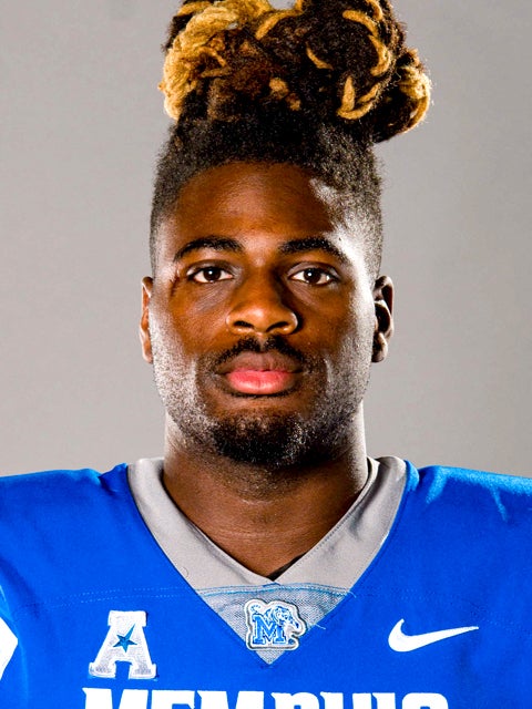 Report: Superstar Roc Taylor joins Steelers, one foot in the door to compete for a starting spot on the team...vannguyen