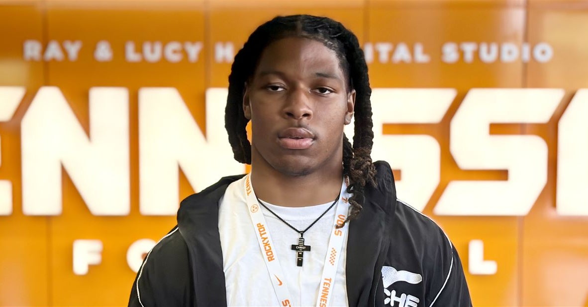 Where are Clemson's remaining 2027 targets taking official visits this week?