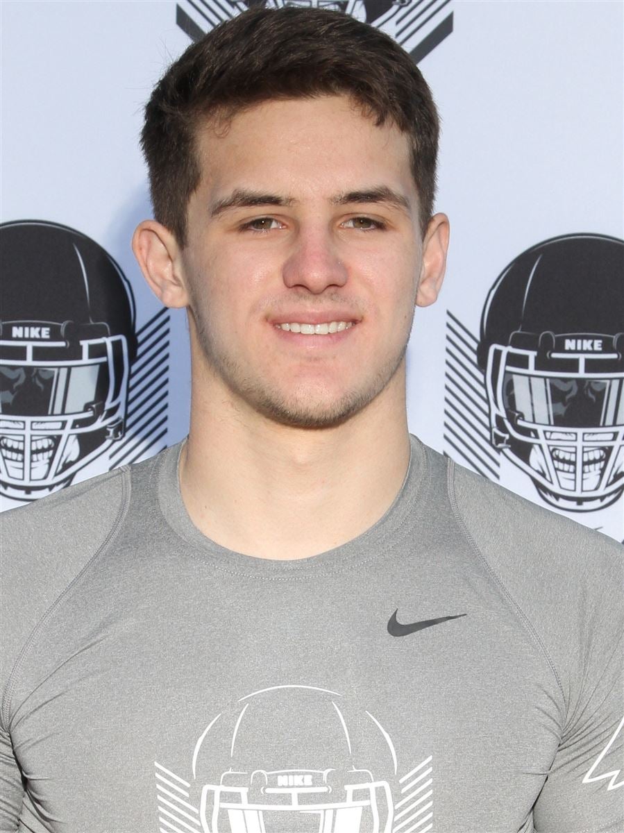 Aaron Howell Profile Photos