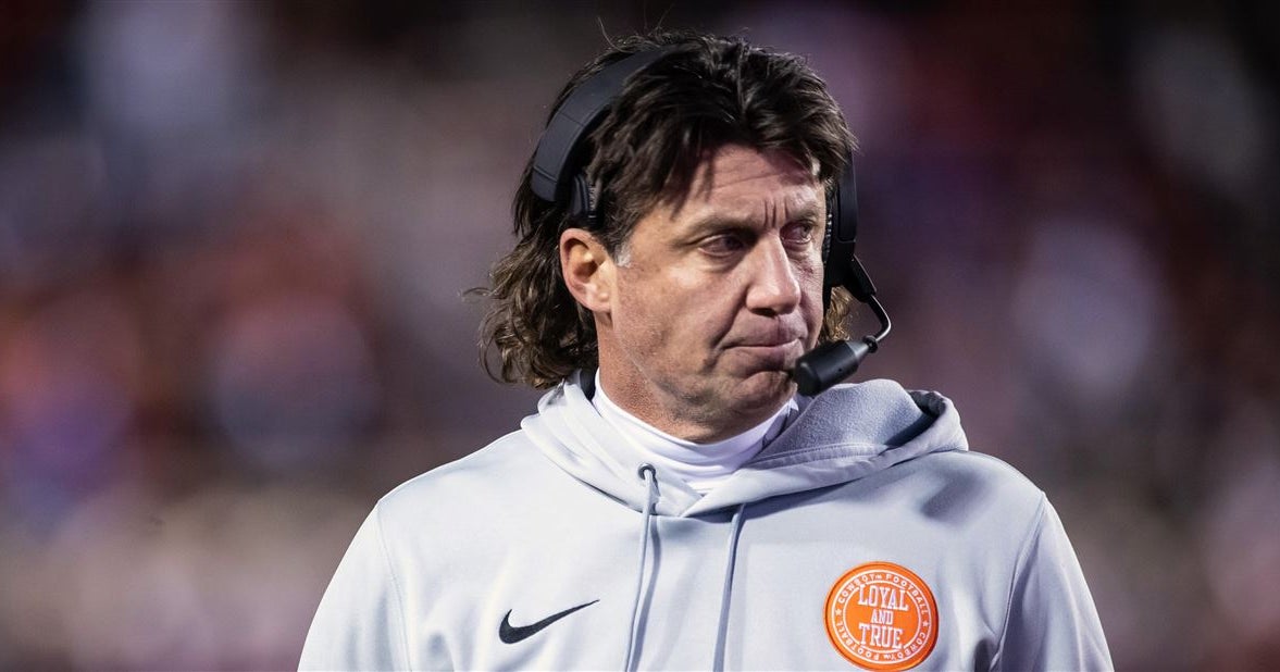WATCH Mike Gundy's mullet evolution