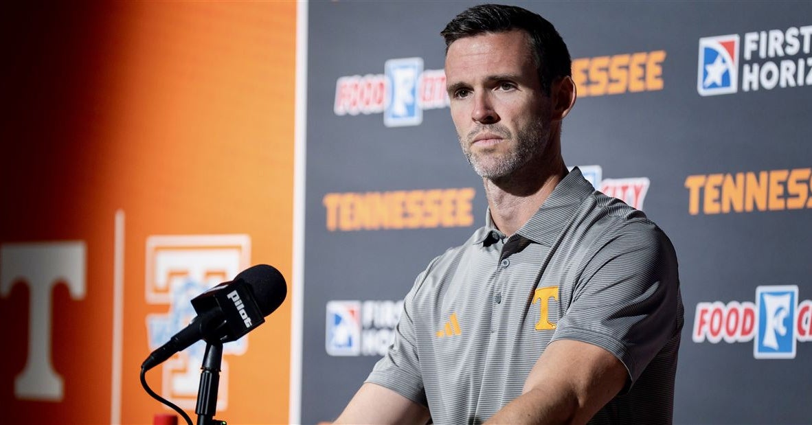 Joey Halzle discusses Vols' quarterbacks, offense going into preseason camp