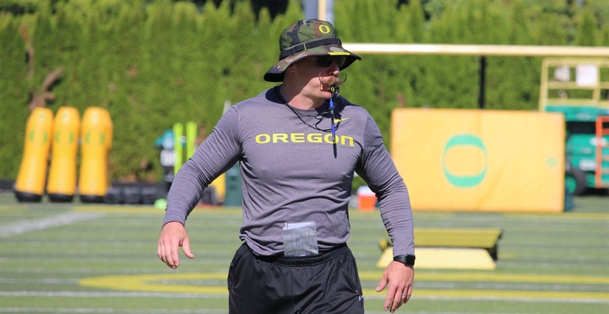 Photos from Oregon's fourth fall camp practice