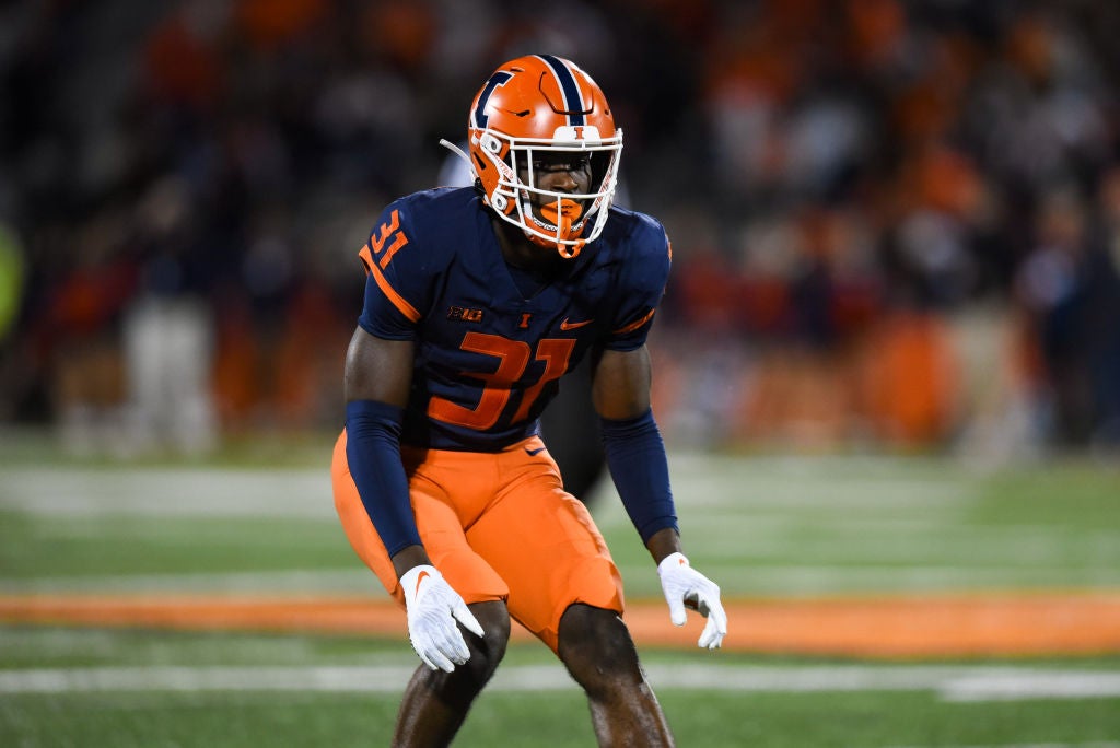 Seahawks pull shocker, take Illinois CB Devon Witherspoon at No. 5