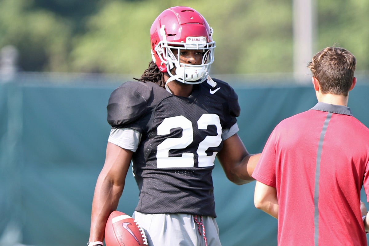 Najee Harris continues to climb record boards with big performance