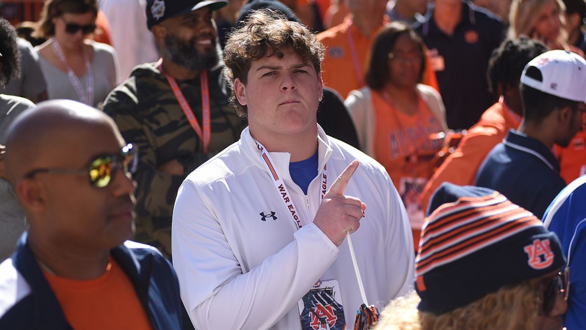Auburn picks up first commitment for 2026 class