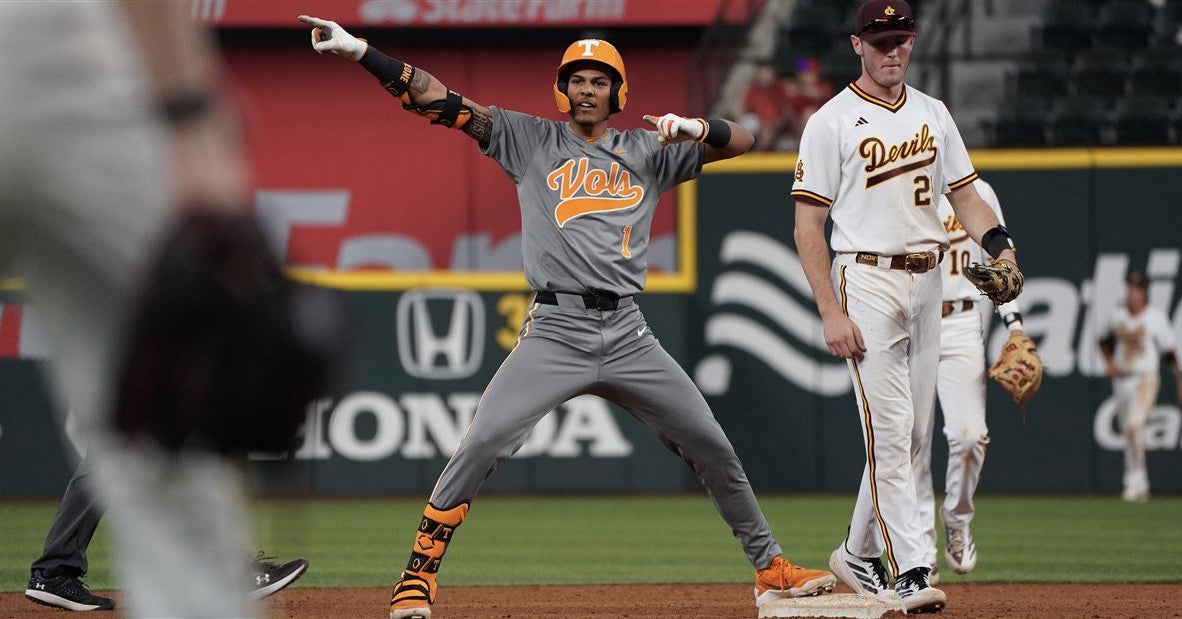 Blaine Brown returning for junior season with Tennessee baseball