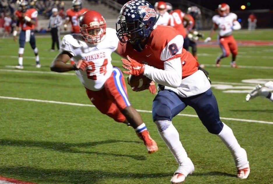 D'Jordan Strong Profile Photos