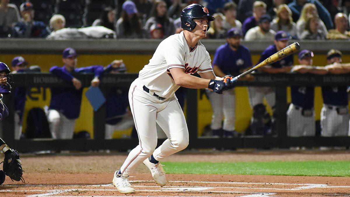 Auburn Baseball Knocks Off Tennessee in First SEC Series Win of