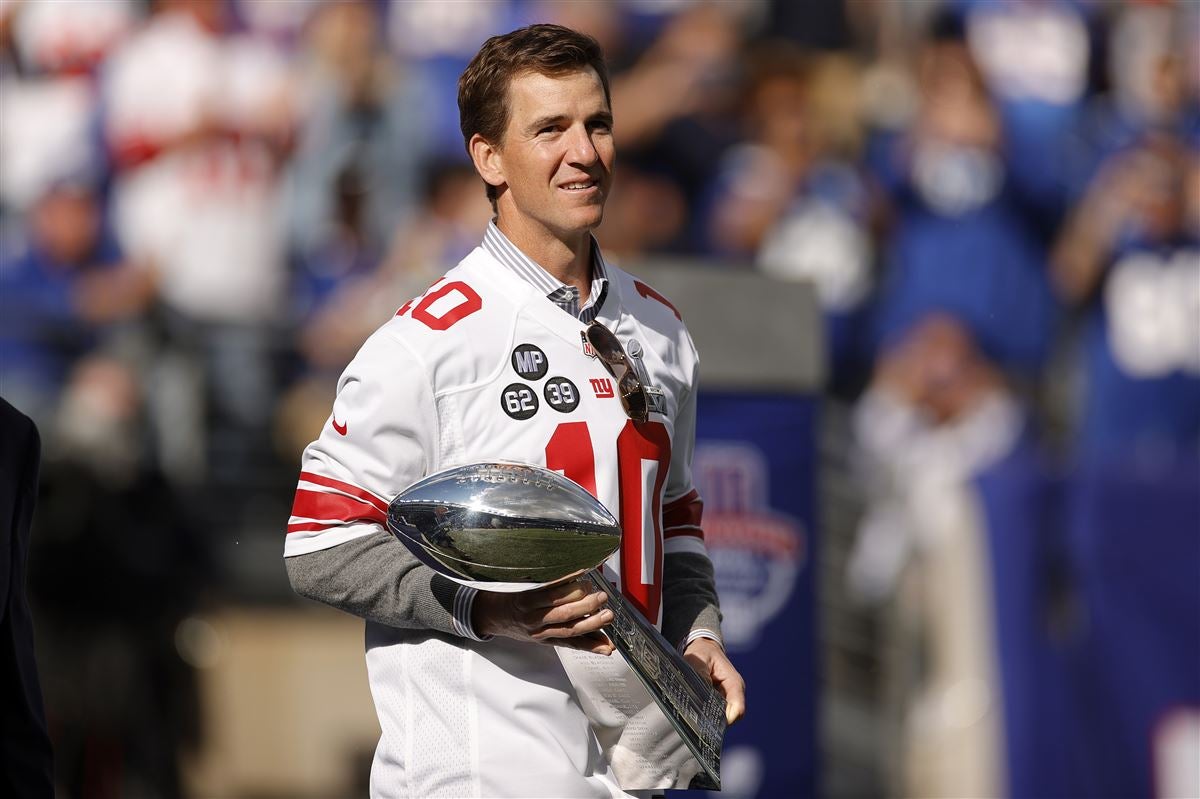 Eli Manning gets on the St. Peter's basketball bandwagon for Sweet 16