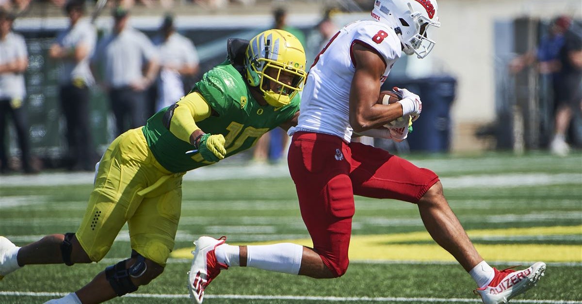 Justin Flowe introduces himself to Autzen Stadium and the nation