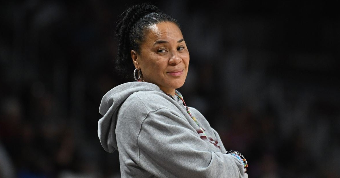 Dawn Staley welcomes LeBron James to Philadelphia