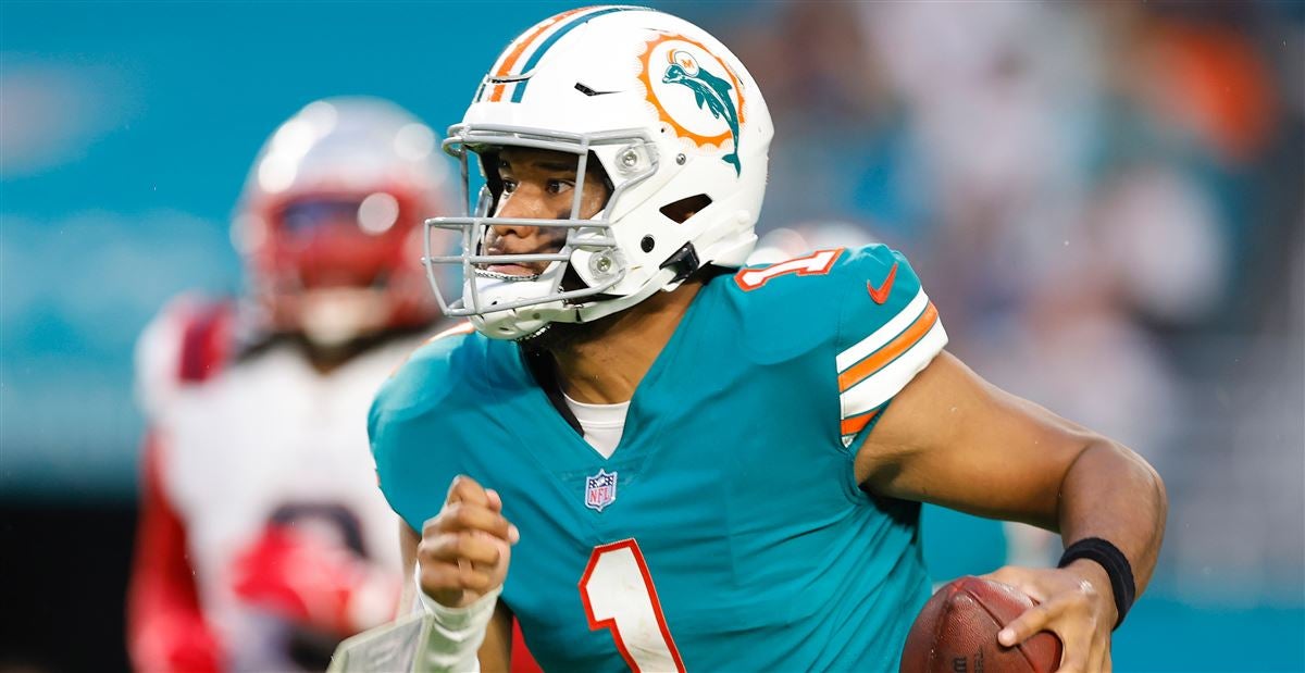 Tua Tagovailoa equals Dan Marino's record in Dolphins' win over